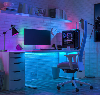 How to Arrange Your Gaming Desk with Light
